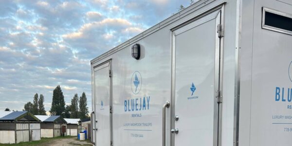 Choosing the Right Luxury Washroom Trailer Rental for Your Construction Site