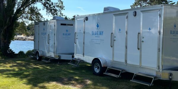 The Benefits of Renting a High-End Washroom Trailer for Outdoor Events